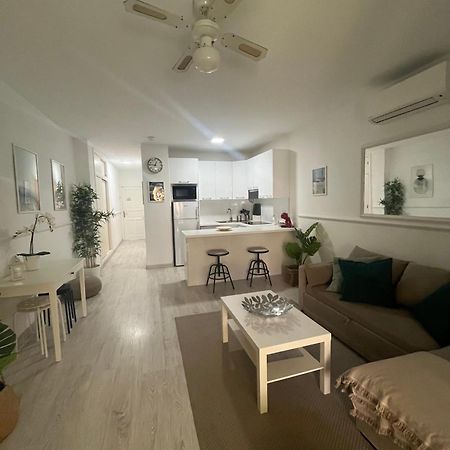 Super Y Amplio Apto Con Airco, Planta Baja En Mareverde 아데제 외부 사진