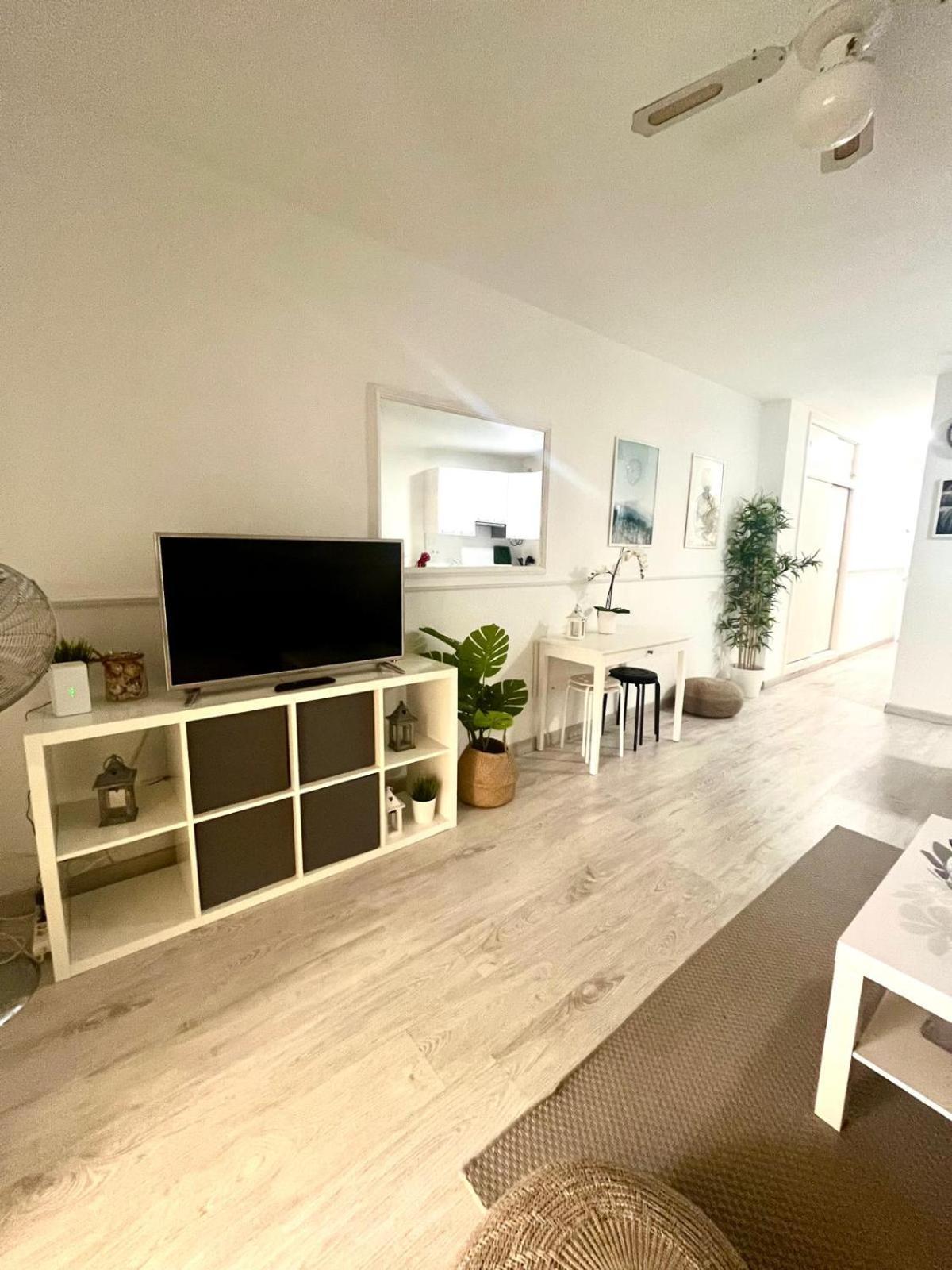Super Y Amplio Apto Con Airco, Planta Baja En Mareverde 아데제 외부 사진