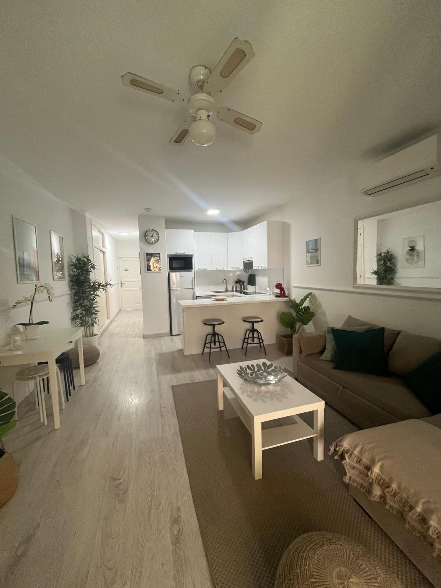 Super Y Amplio Apto Con Airco, Planta Baja En Mareverde 아데제 외부 사진
