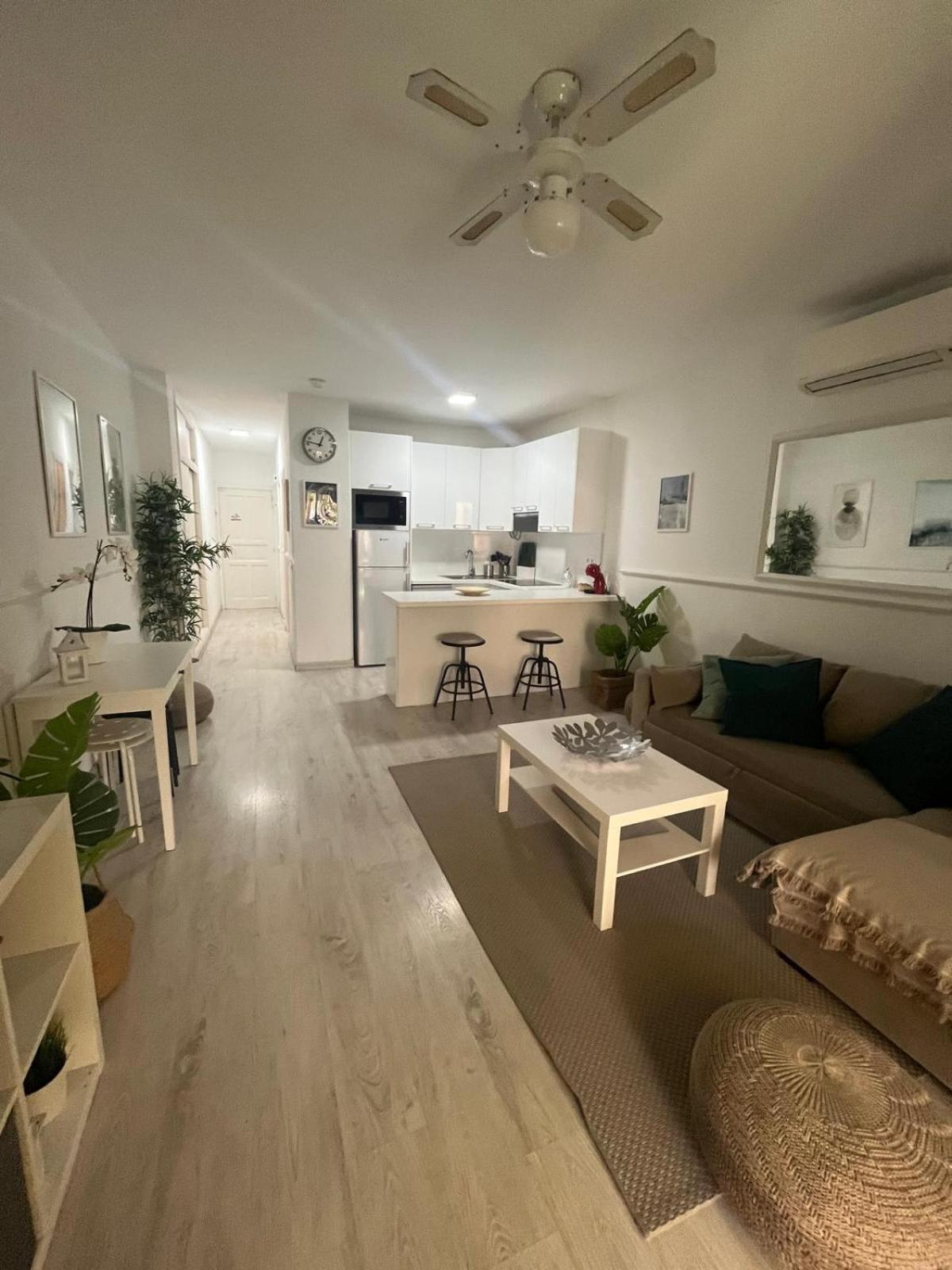 Super Y Amplio Apto Con Airco, Planta Baja En Mareverde 아데제 외부 사진